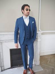 Proposé avec cravate en soie bordeau. Costume 3 Pieces Bleu Electrique De Fursac Viktor Concept Homme