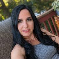 Tiffany Potts's Instagram, Twitter & Facebook