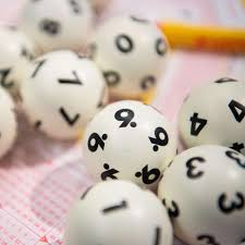 Bei den eigentlichen ziehungen werden dann die 6 gewinnzahlen sowie eine superzahl gezogen. Lotto Letzte Chance Eines Gewinners Auf 11 3 Millionen Euro Bis Mitternacht Kann Er Sich Noch Melden Welt