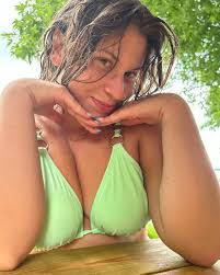 Emma Hensley's Instagram, Twitter & Facebook