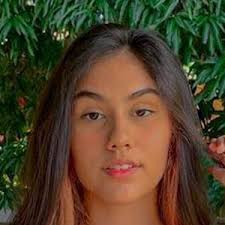 Julia Brito's Instagram, Twitter & Facebook