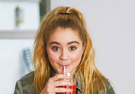 Carmen Betts's Instagram, Twitter & Facebook