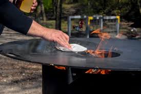 Feuerplatte Einbrennen Mit Ol Feuerplatte Feuer Grill Bauen