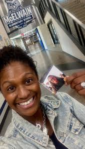 𝕂𝕖𝕝𝕝𝕚 ℙ𝕣𝕚𝕔𝕖 (@KelliLPrice)