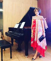 Model Kebaya Batik Anne Avantie Pakaian Wanita Wanita Model Pakaian