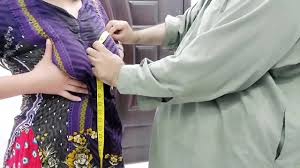 Indian Stepmom Fucked In Ass By Tailor - XNXX.COM