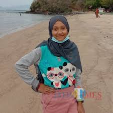 Ketenaran nazwa di aplikasi media sosial tiktok dibuktikan dari jumlah followersnya yang mencapai 1,7 juta. Sempat Viral Gadis Probolinggo Yang Hilang Akhirnya Ditemukan Jatim Times