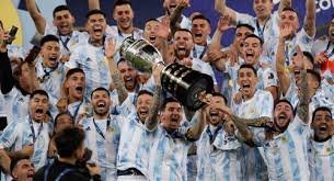 Argentina golpeó desde el vestuario gracias a lautaro: Seleccion Argentina Su Celebracion Tras Levantar La Copa America