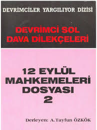 Bu arada murat boz'un yanındaki sevgilisi eliz sakuçoğlu'nun bacağındaki, 'kaderimin efendisiyim' anlamına gelen 'i am the master of my fate' yazılı dövme dikkat çekti. 12eylulmahkemeleridosyasi 2
