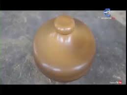 Gasing dicipta berdasarkan bentuk buah berembang. Gasing Permainan Tradisional Anak Melayu Youtube
