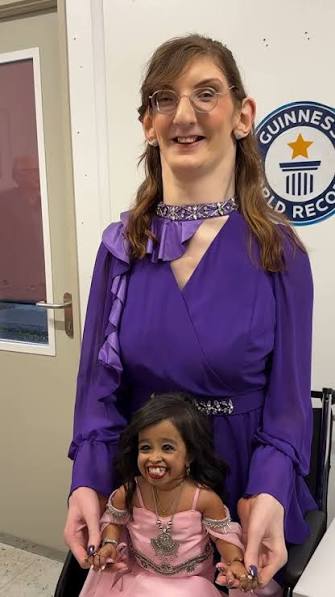 Wanita terpendek dan tertinggi di dunia dipertemukan kembali! 🥰, Untuk  merayakan 70th Anniversary Guinness World Records, yuk lihat bareng dan  kenalan dengan para pemegang rekor paling berkesan di ...