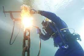 Underwater Welding 101 Crazy Dangerous But Insanely Proftiable Underwater Welding Welding Underwater