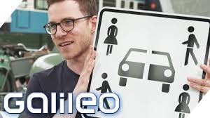 Klingt erst einmal gar nicht so einfach. Surprisebox Verkehr Was Bedeutet Das Geteilte Auto Auf Dem Schild Galileo Prosieben Youtube