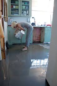 How To Pour Self Leveling Cement Concrete Floors Diy Cement Floor Diy Diy Flooring