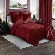 Our hand quilted jamestown quilt set features burgundy and tan in plaids, checks, solids, and stars. Amazon Com Brielle Premium Heavy Velvet Quilt Set With Cotton Backing King Burgundy Home Kitchen