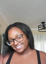 Just got a selfie today but hey yall 👋🏾👋🏾😅