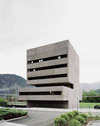 Hierarchien In Beton Kontrollzentrum In Tirol Von Bechter Zaffignani Architekt Futuristische Architektur Minimalistische Architektur