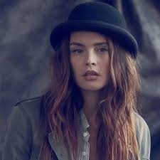 Melon Sapkalarin 1850 Yilinda Bir Ingiliz Olan Thomas William Coke Tarafindan Yaratildigini Ve Kullanim Amacini Outfits With Hats Winter Hat Outfit Bowler Hat