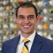 🏀 MRA grad and current MSU junior Josh Hubbard and MRA boys basketball  assistant coach Erick Dampier and MSU grad Erick Dampier combine for a  promo about throwback MSU basketball jerseys: