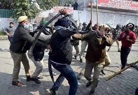 The farmer's organization protested against the centre's new farm laws. Farmers Protest Delhi Updates 44 People Arrested Over Singhu Border Violence Say Delhi Police