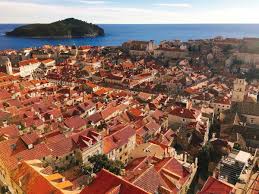 イチオシ】価値あり！魔女の宅急便の絶景「ドブロブニク」を堪能【入場料高い】 - みりたび