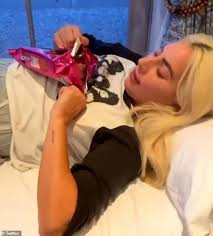 Lady gaga x oreo stan club promotion has ended. Oreo Launches Lady Gaga Themed Cookies That Are Pink And Green Daily Mail Online