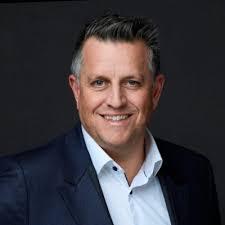 Mark Raisbeck's Instagram, Twitter & Facebook