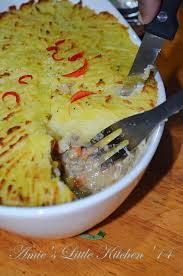Shepherd's pie comes to us from england, and is traditionally made with lamb or mutton. Amie S Little Kitchen Sedapnya Shepherd S Pie