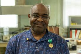 🏰 Congratulations to Robin Estes, a civil engineering technician at the  Baltimore Materials Testing Unit, who is retiring following a 37-year  career. Robin's oversight has been critical to the performance and quality