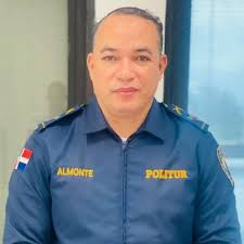 Lic. Manuel Almonte (@theswinder)