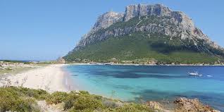 May 11, 2021 · die scheinbar endlose weite (die sehr ungewöhnlich für sardinien ist), das kristallklare wasser und die traumhafte aussicht auf die felseninsel isola tavolara runden das ganze noch ab. Sardiniens Beste Strande Von Olbia Bis San Teodoro Lu Nibareddu