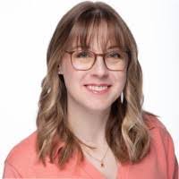 Sara Spradlin's Instagram, Twitter & Facebook