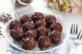 Selain itu, tepung suweg juga memiliki manfaat mencegah berbagai macam penyakit seperti diabetes, tingginya kadar kolesterol dalam darah, divertikular, kanker usus, kardiovaskular dan obesitas (pradewi, 2013). 6 Resep Cara Membuat Cokelat Valentine