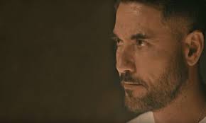 وفي فيلم «ولاد رزق» جسد الفنان أحمد عز شخصية «رضا» الأخ الأكبر المسيطر والعقل المدبر لإخوته، ويليه عمرو يوسف بأداء شخصية «ربيع المتهور»، ثم أحمد الفيشاوي في شخصية «رجب»، وأخيراً كريم قاسم. Ù…ÙˆØ¹Ø¯ ØªØµÙˆÙŠØ± ÙˆÙ„Ø§Ø¯ Ø±Ø²Ù‚ 2 Ù…Ø¨ØªØ¯Ø§