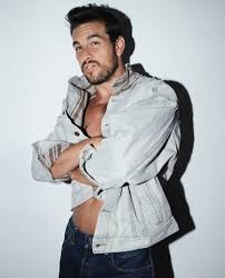 So much so that the first episodes focus entirely on two characters separately. Mario Casas Photo Gallery 183 High Quality Pics Theplace