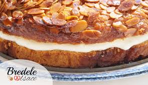 Découvrez la recette de brioche nid d'abeille traditionnelle à faire en 25 minutes. Bienenstich Gateau Nid D Abeille Bredele Alsace