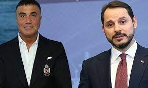 Rizeli bir aileden gelen sakarya doğumlu olup uzun süre almanya'da yaşayan peker, turancı olduğunu dile getirmektedir.1990 yılında t. Sedat Peker Den Yeni Berat Albayrak Aciklamasi