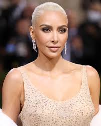 Kim sales kardashian's earring