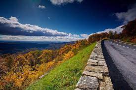 Autumn Colors Of Shenandoah On Skyline Drive Virgina S Blue Ridge Mountains Volvojoyride Best Places To Camp Shenandoah National Park National Parks
