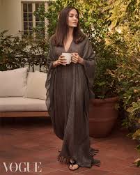 Angelina jolie, при рождении войт (англ. At Home With Angelina Jolie Read British Vogue S Full Cover Interview British Vogue