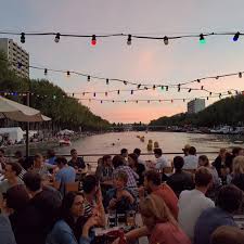 See reviews and photos of bars & clubs in paris, france on tripadvisor. 19 Best Bars In Paris For Travellers Students Hostelworld