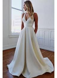 Brustumfang, taille, hüfte, abstand vom schulter bis zur taille und von taille bis zum boden mit schuhen. Schlichte Brautkleider Wunderschone Minimalistische Hochzeitskleider Hochzeit Click