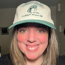 Lauren Hatton (@lauren_e_costa)