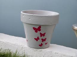 Pot En Terre Cuite Relooke Avec La Peinture Passion Deco Misty Gris Et Boule De Gomme Passion Deco Joli Jardin Pot En Terre Cuite