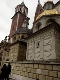 Нажми на кнопку подписаться и на колокольчик — нажмите кнопку — еще — ва́вель (wawel) — холм и архитектурный комплекс в кракове, на левом берегу вислы. The Krakow Adventure The Wawel Castle And Cathedral Part 3 Erasmus Blog Krakow Poland