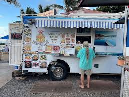 Varje dag fyller vi våra foodtruck's med färska råvaror och bjuder vi våra besökare på riktig indisk street food som lagas direkt på plats. Namaste Indian Food Kapaa Hawaii Food Truck Happycow
