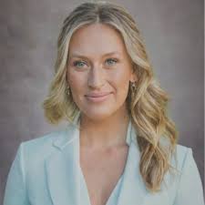 Last Friday, I had the privilege of presenting my Honors Thesis at the  University of New Hampshire Peter T. Paul College of Business and Economics  Undergraduate Research Conference. It was a… |