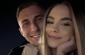 Piłkarz Daniel Mikołajewski związał się z niedawną wokalistką Ich Troje  Agatą Buczkowską. Kiedyś był nadzieją Rakowa Częstochowa