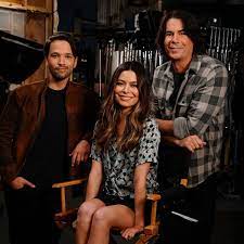 Grab your spaghetti tacos, icarly is back! Icarly Reboot Makes Freddie A Stepdad We Officially Feel Old E Online Deutschland