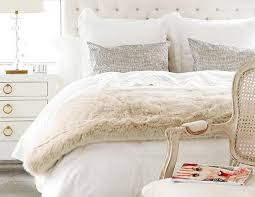 In feng shui mirror placement is very important. How To Feng Shui Your Bedroom In 3 Steps